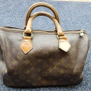 ***SOLD ****Authentic Louis Vuitton speedy 30